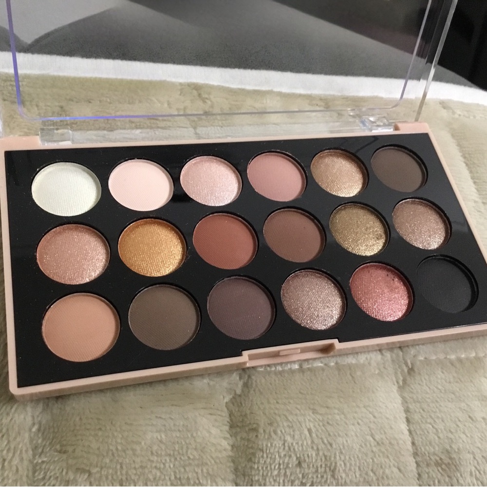 Anna Rose Eyeshadow Palette - Picture 4 of 4